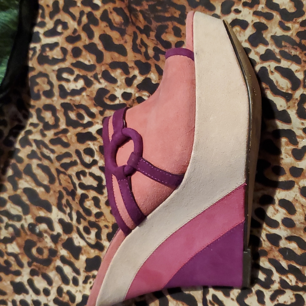 Shoes - Picture 2 of 5